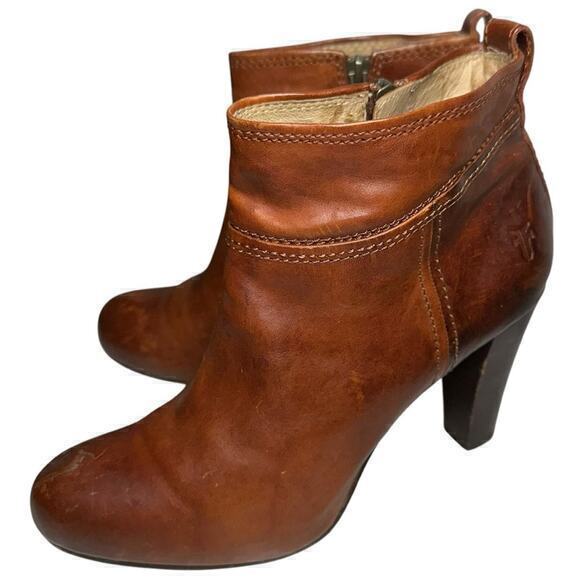 FRYE Women’s Size 8 Cognac Brown Miranda Stud Heeled Ankle Boots Booties - Picture 1 of 10